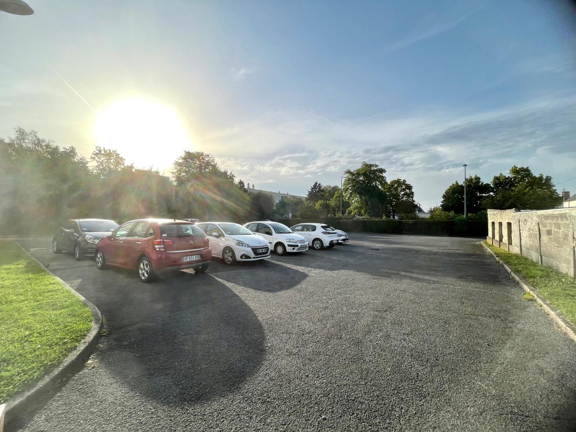 Charmant Studio + Parking Prive Caen Exterior foto